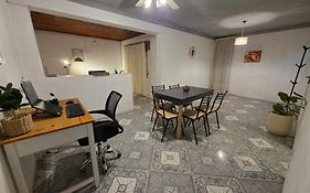 Departamento dos dormitorios en 3er piso por escaleras